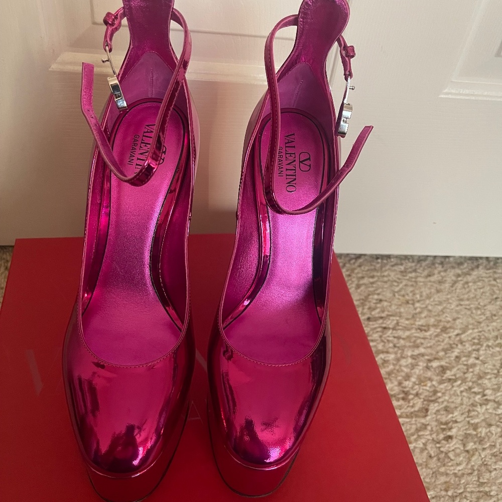 Patent Valentino Garavani Tan go Pumps